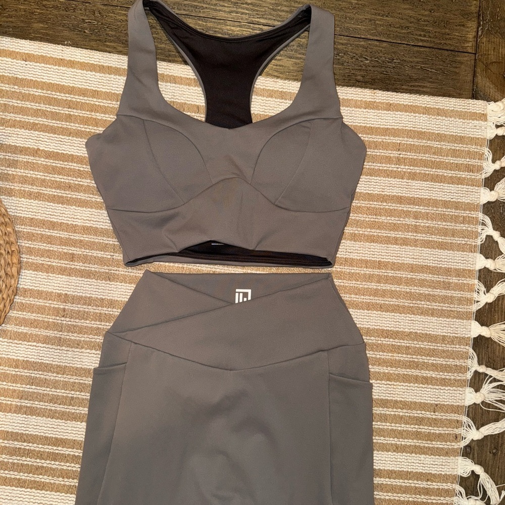 LOCIÓNNE Gray Push Up Padded Sports Bra and Leggings Set Gym Yoga Hiking Size XS